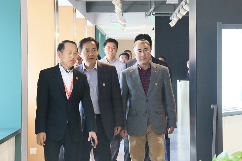 微信图片_20191101164209.jpg 中国出口信用保险公司领导到联桥集团调研(图1)