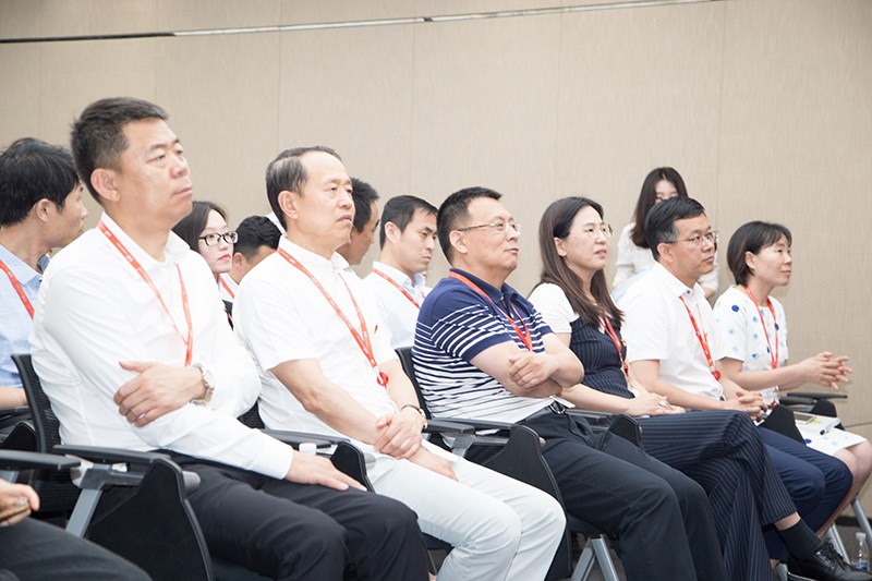 联桥集团党委举办“光耀先锋 薪火接力”启动仪式(图3) 联桥集团党委举办“光耀先锋 薪火接力”启动仪式(图3)