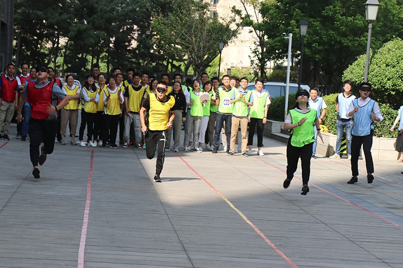 联桥集团党委举办【光耀先锋 “新新”向荣】主题党建活动(图2) 联桥集团党委举办【光耀先锋 “新新”向荣】主题党建活动(图2)