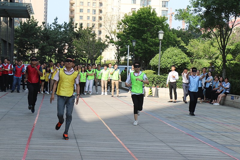 联桥集团党委举办【光耀先锋 “新新”向荣】主题党建活动(图3) 联桥集团党委举办【光耀先锋 “新新”向荣】主题党建活动(图3)