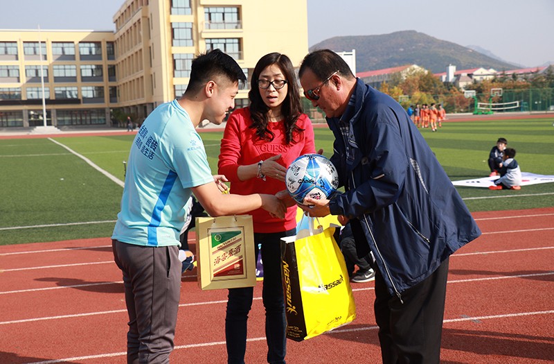 联桥星期六足球队与韩国群山足球联队上演跨国友谊赛(图5) 联桥星期六足球队与韩国群山足球联队上演跨国友谊赛(图5)