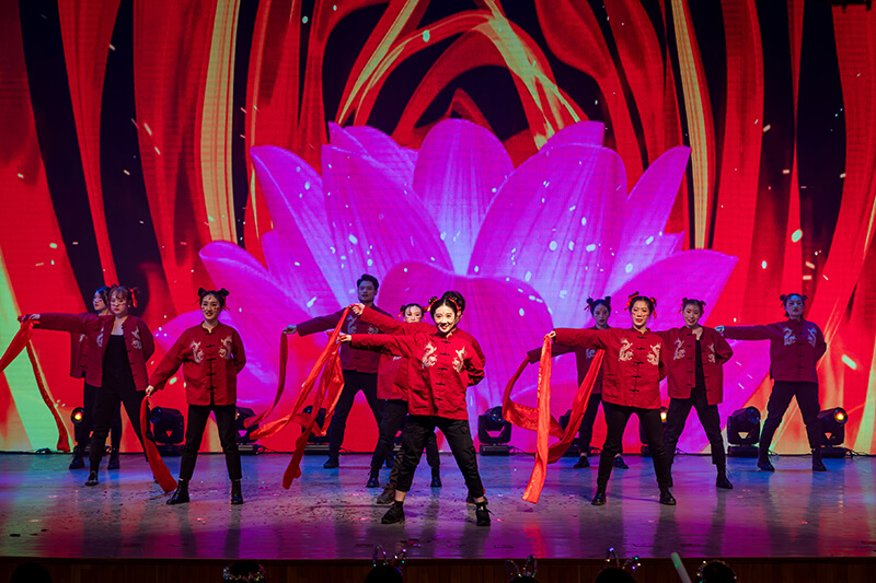 欢欣鼓舞迎新春,满怀豪情攀高峰 | 联桥集团2020迎新春联欢晚会激情开演(图13)