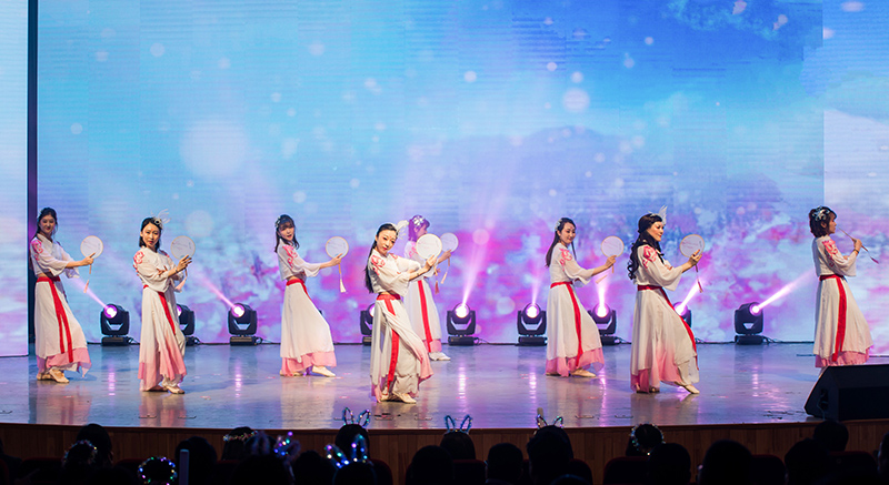 欢欣鼓舞迎新春,满怀豪情攀高峰 | 联桥集团2020迎新春联欢晚会激情开演(图19)