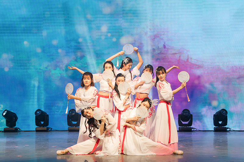 欢欣鼓舞迎新春,满怀豪情攀高峰 | 联桥集团2020迎新春联欢晚会激情开演(图20)