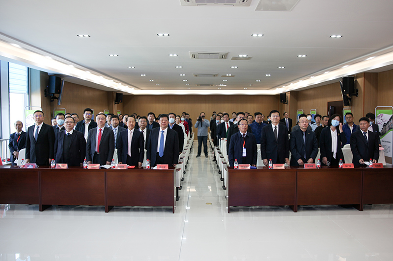 联桥集团党委书记、董事长慕镕键当选为吉林大学威海校友会首任会长(图1) 联桥集团党委书记、董事长慕镕键当选为吉林大学威海校友会首任会长(图1)