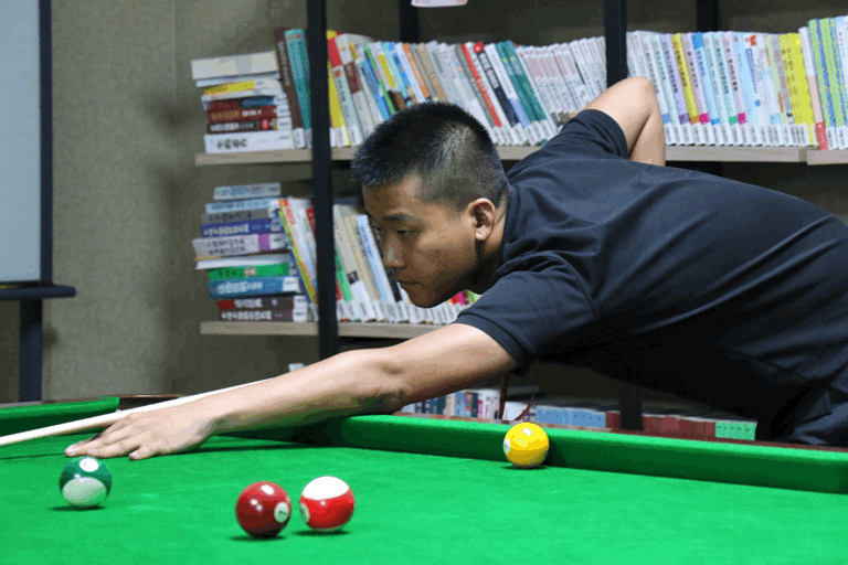 联桥集团2023年职工台球赛完美收杆